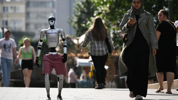 Robot đi trên đường phố - Sputnik Việt Nam