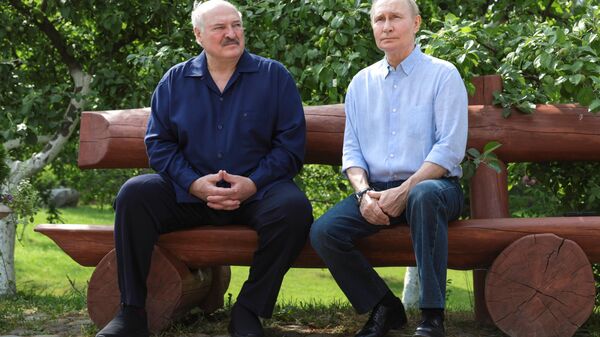 Tổng thống Nga Vladimir Putin và Tổng thống Belarus Alexandr Lukashenko - Sputnik Việt Nam