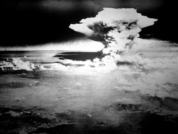 Vụ nổ nguyên tử bao trùm thành phố Hiroshima sau khi bị Mỹ ném bom - Sputnik Việt Nam