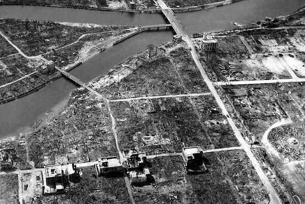 Cảnh quan tại tâm chấn vụ nổ ở Hiroshima vào mùa thu năm 1945 - Sputnik Việt Nam