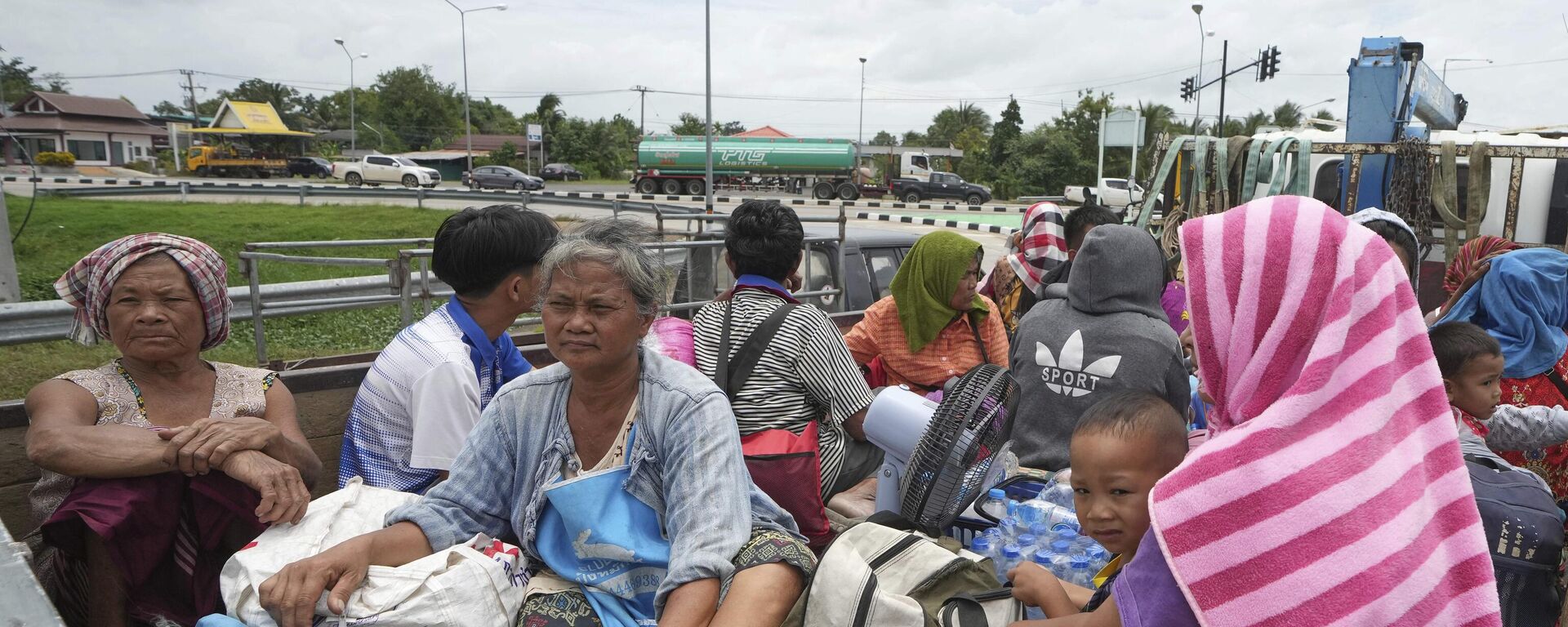 Người dân Thái Lan được sơ tán khỏi nhà sau cuộc đụng độ giữa binh lính Thái Lan và Campuchia ở tỉnh Sisaket, Thái Lan - Sputnik Việt Nam, 1920, 06.08.2025