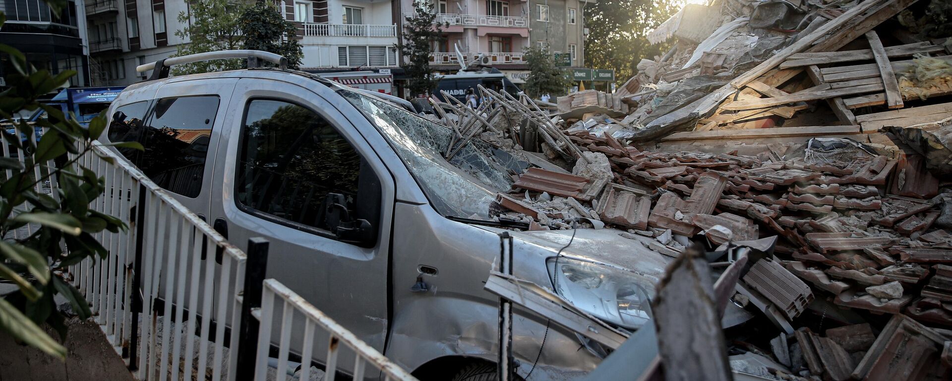 Hậu quả của trận động đất tại Balıkesir, Thổ Nhĩ Kỳ - Sputnik Việt Nam, 1920, 11.08.2025