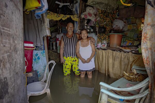 Ngôi làng chìm trong nước ở Philippines - Sputnik Việt Nam