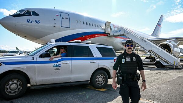 Máy bay Il-96-300 của đội bay đặc biệt Nga - Sputnik Việt Nam