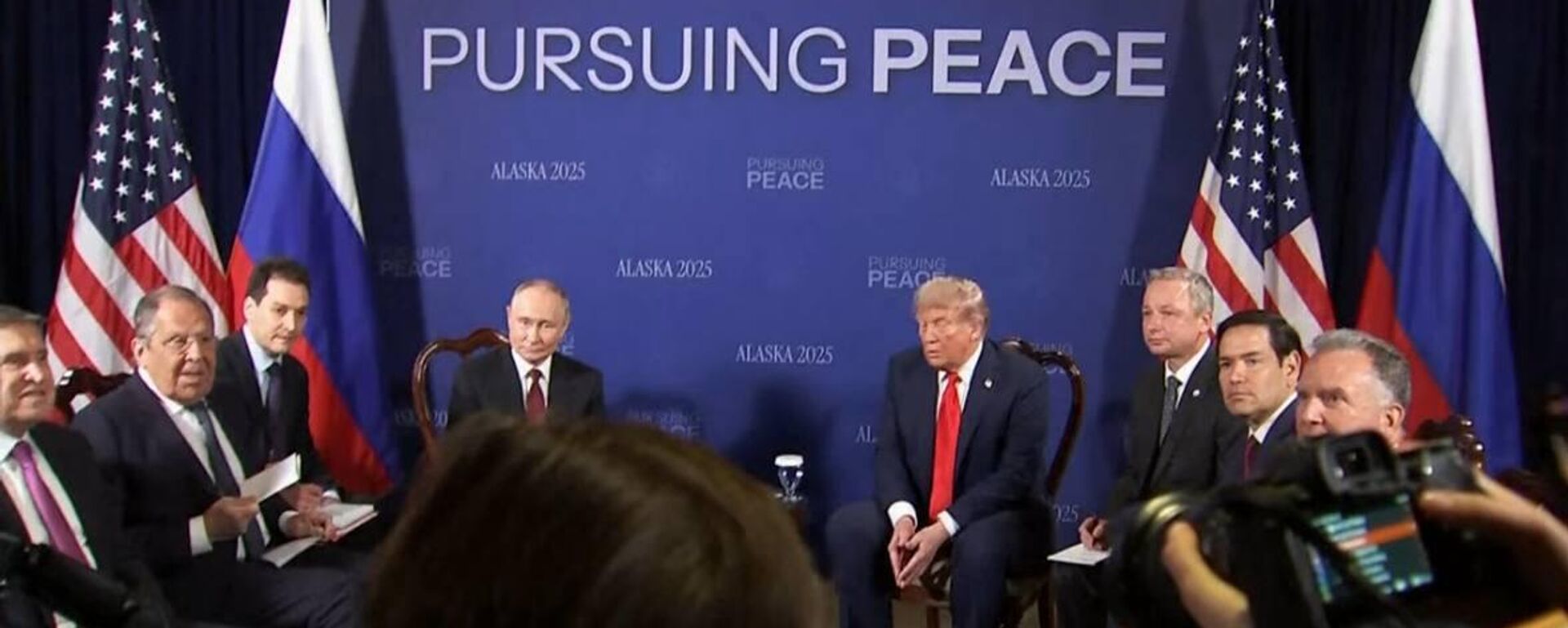 Tổng thống Nga Vladimir Putin và Tổng thống Hoa Kỳ Donald Trump tiến hành hội đàm tại Alaska - Sputnik Việt Nam, 1920, 16.08.2025