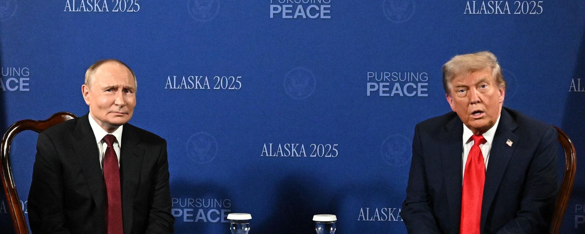 Tổng thống Nga Vladimir Putin và Tổng thống Hoa Kỳ Donald Trump tiến hành hội đàm tại Alaska Tổng thống Nga Vladimir Putin và Tổng thống Hoa Kỳ Donald Trump tiến hành hội đàm tại Alaska - Sputnik Việt Nam, 1920, 04.09.2025