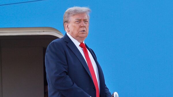 Donald Trump
 - Sputnik Việt Nam