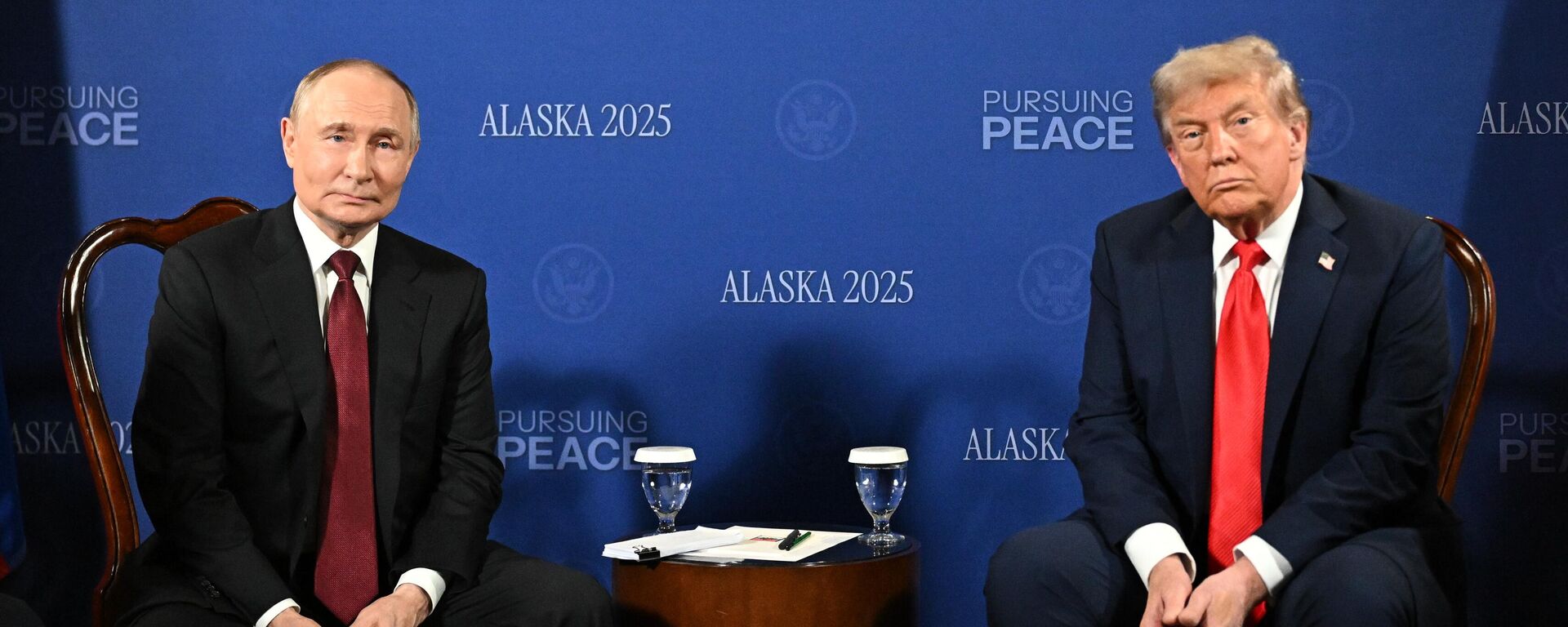  Tổng thống Nga Vladimir Putin và Tổng thống Mỹ Donald Trump. - Sputnik Việt Nam, 1920, 19.08.2025