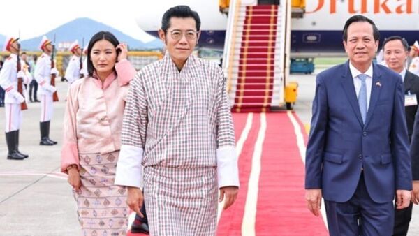 Quốc vương Bhutan và Hoàng hậu đến Hà Nội, bắt đầu thăm cấp Nhà nước đến Việt Nam - Sputnik Việt Nam