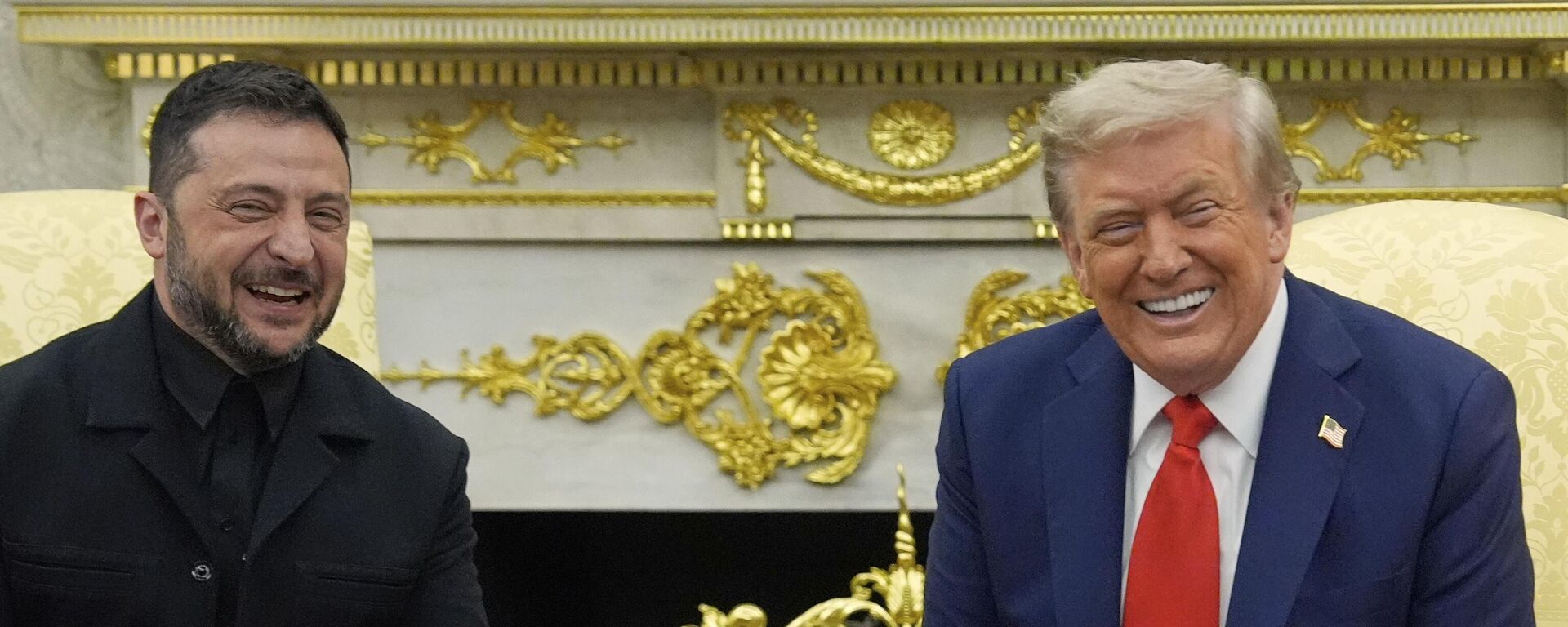 Tổng thống Mỹ Donald Trump  trong cuộc gặp với ông Vladimir Zelensky tại Nhà Trắng - Sputnik Việt Nam, 1920, 19.08.2025