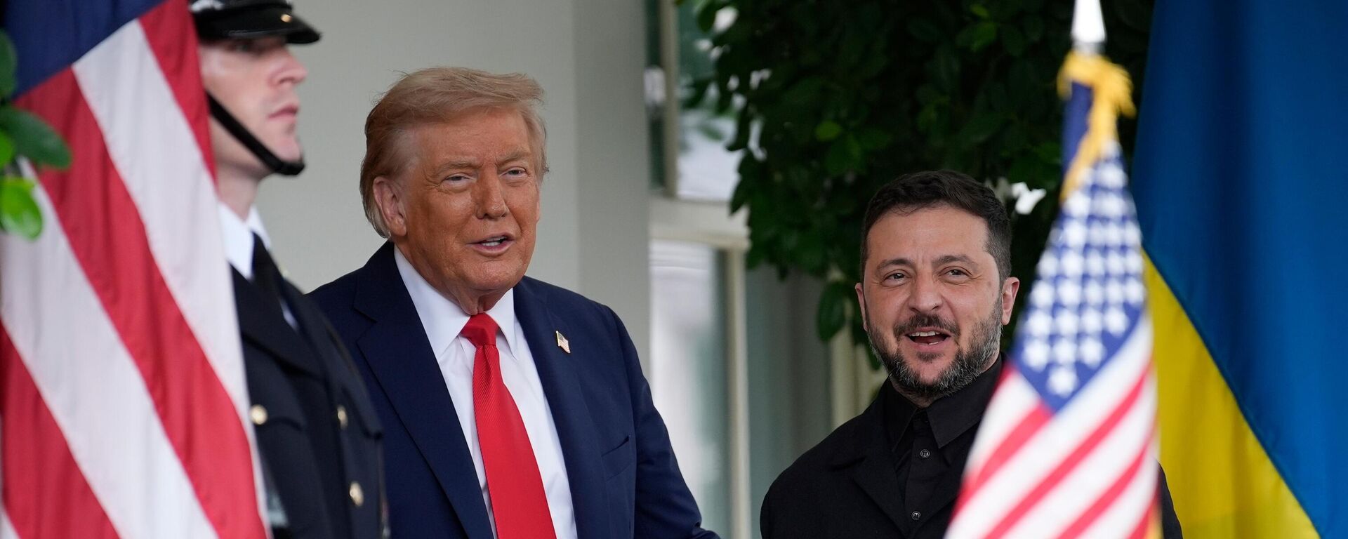 Donald Trump và Vladimir Zelensky - Sputnik Việt Nam, 1920, 19.08.2025
