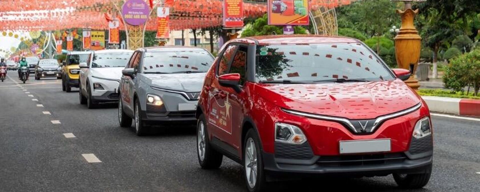 VinFast tiếp tục giữ vững vị trí số 1 thị trường ô tô trong nước, tiên phong trong chuyển đổi xanh. - Sputnik Việt Nam, 1920, 21.08.2025