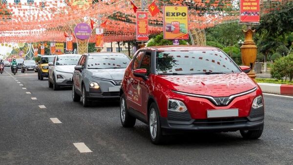 VinFast tiếp tục giữ vững vị trí số 1 thị trường ô tô trong nước, tiên phong trong chuyển đổi xanh. - Sputnik Việt Nam