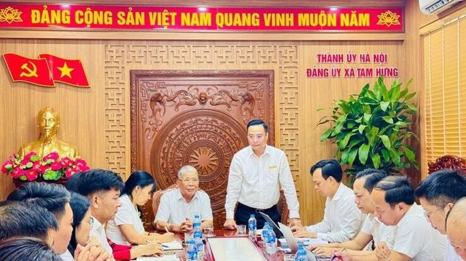 Hình ảnh ông Lê Thanh Thản tại buổi làm việc - Sputnik Việt Nam, 1920, 21.08.2025