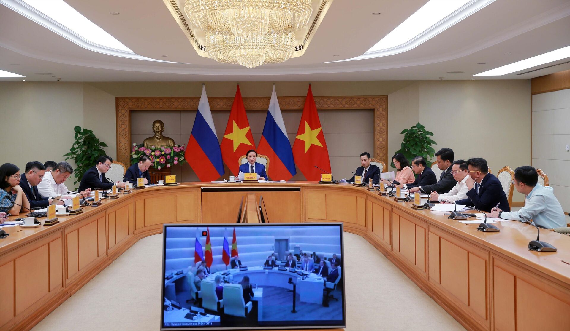 Phó Thủ tướng Trần Hồng Hà điện đàm với Phó Thủ tướng Nga Dmitry Nikolayevich Chernyshenko - Sputnik Việt Nam, 1920, 23.08.2025