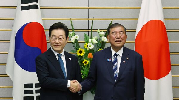 Tổng thống Hàn Quốc Lee Jae-myung gặp Thủ tướng Nhật Bản Shigeru Ishiba tại Tokyo - Sputnik Việt Nam