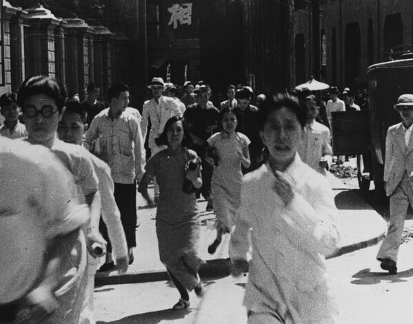 Người dân Quảng Châu trong thời gian bị Nhật Bản oanh tạc trong Chiến tranh Trung-Nhật - Sputnik Việt Nam