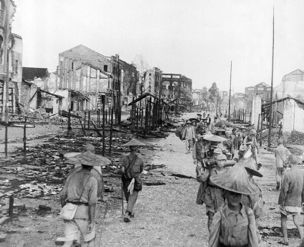 Những người lính Trung Quốc trên các con phố được giải phóng tại Lư Châu trong Chiến tranh Trung-Nhật - Sputnik Việt Nam