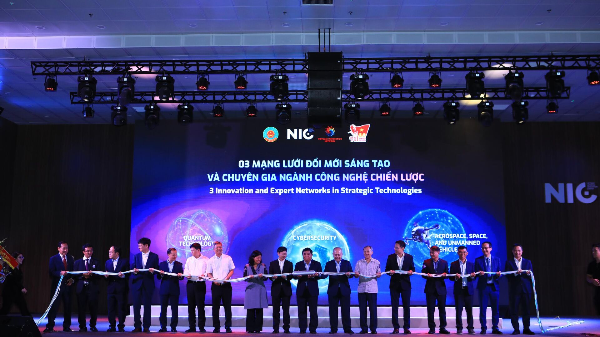 Một số hình ảnh tại Lễ công bố 3 Mạng lưới Đổi mới sáng tạo và chuyên gia ngành công nghệ chiến lược Một số hình ảnh tại Lễ công bố 3 Mạng lưới Đổi mới sáng tạo và chuyên gia ngành công nghệ chiến lược - Sputnik Việt Nam, 1920, 26.08.2025