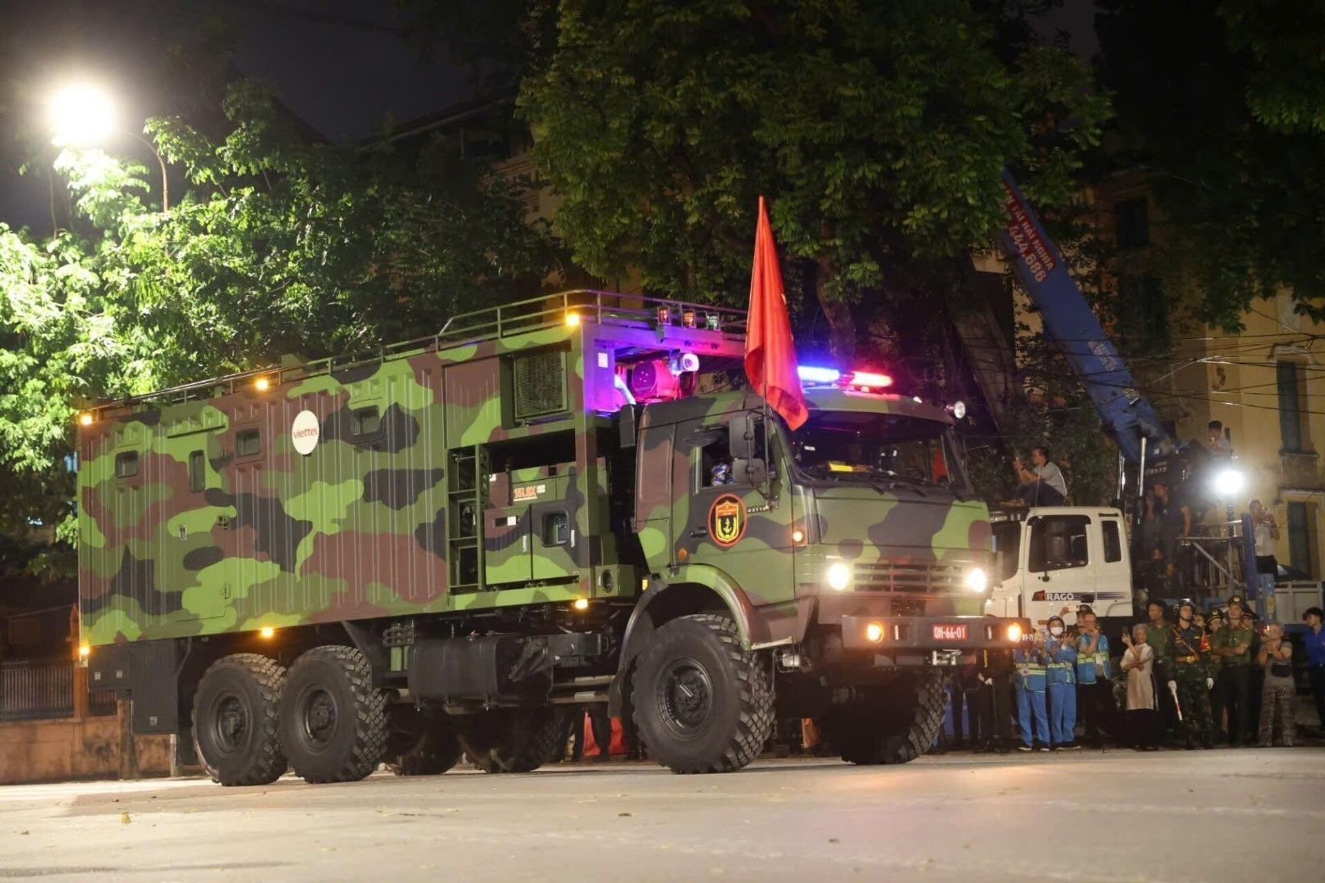 Tổ hợp tên lửa Trường Sơn tham gia tổng hợp luyện - Sputnik Việt Nam, 1920, 25.08.2025