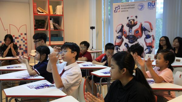 Lễ khai giảng dự án giáo dục quốc tế “Trường Kỹ thuật Nga” (RIS) tại Hà Nội - Sputnik Việt Nam