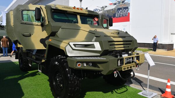 Xe bọc thép bánh lốp đa năng 4x4 AMN-5909 Spartak - Sputnik Việt Nam