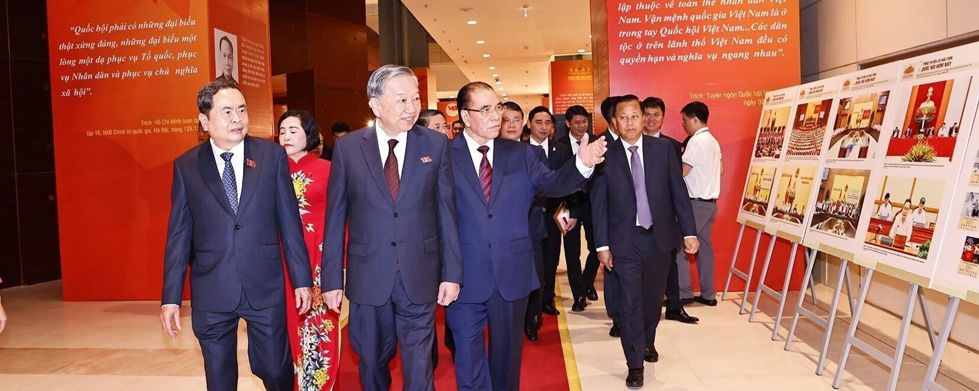 Tổng Bí thư Tô Lâm gặp mặt các thế hệ Đại biểu Quốc hội - Sputnik Việt Nam, 1920, 27.08.2025