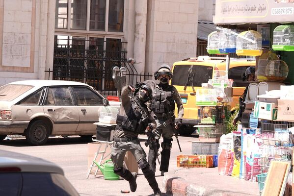 Binh sĩ Israel tại thành phố Ramallah ở Bờ Tây - Sputnik Việt Nam