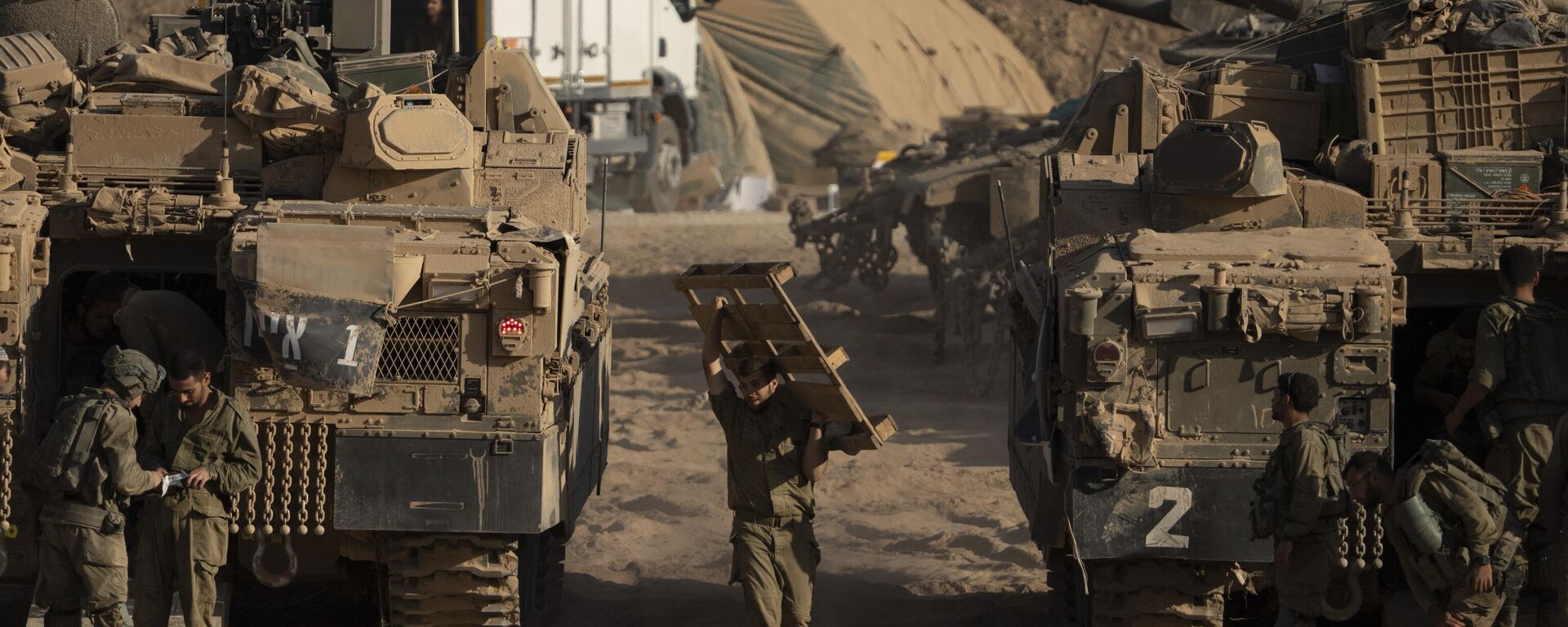 Binh sĩ Israel trên biên giới với Gaza - Sputnik Việt Nam, 1920, 01.10.2025