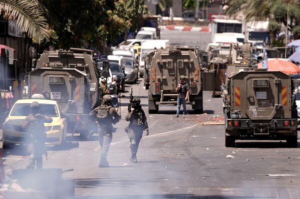 Binh sĩ Israel tại thành phố Ramallah ở Bờ Tây - Sputnik Việt Nam