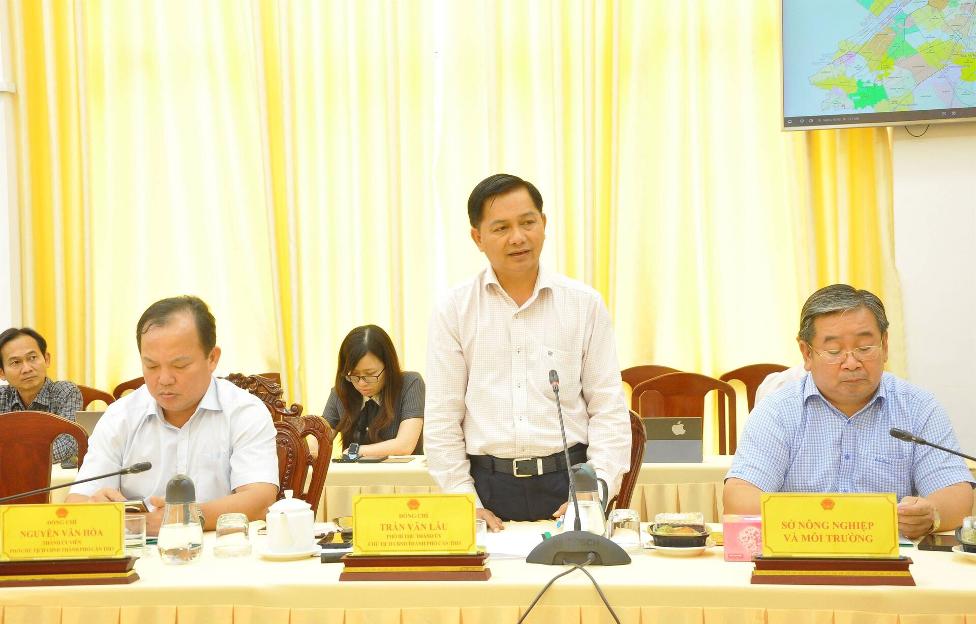 Chủ tịch UBND thành phố Cần Thơ Trân Văn Lâu phát biểu tại buổi làm việc. - Sputnik Việt Nam, 1920, 27.08.2025