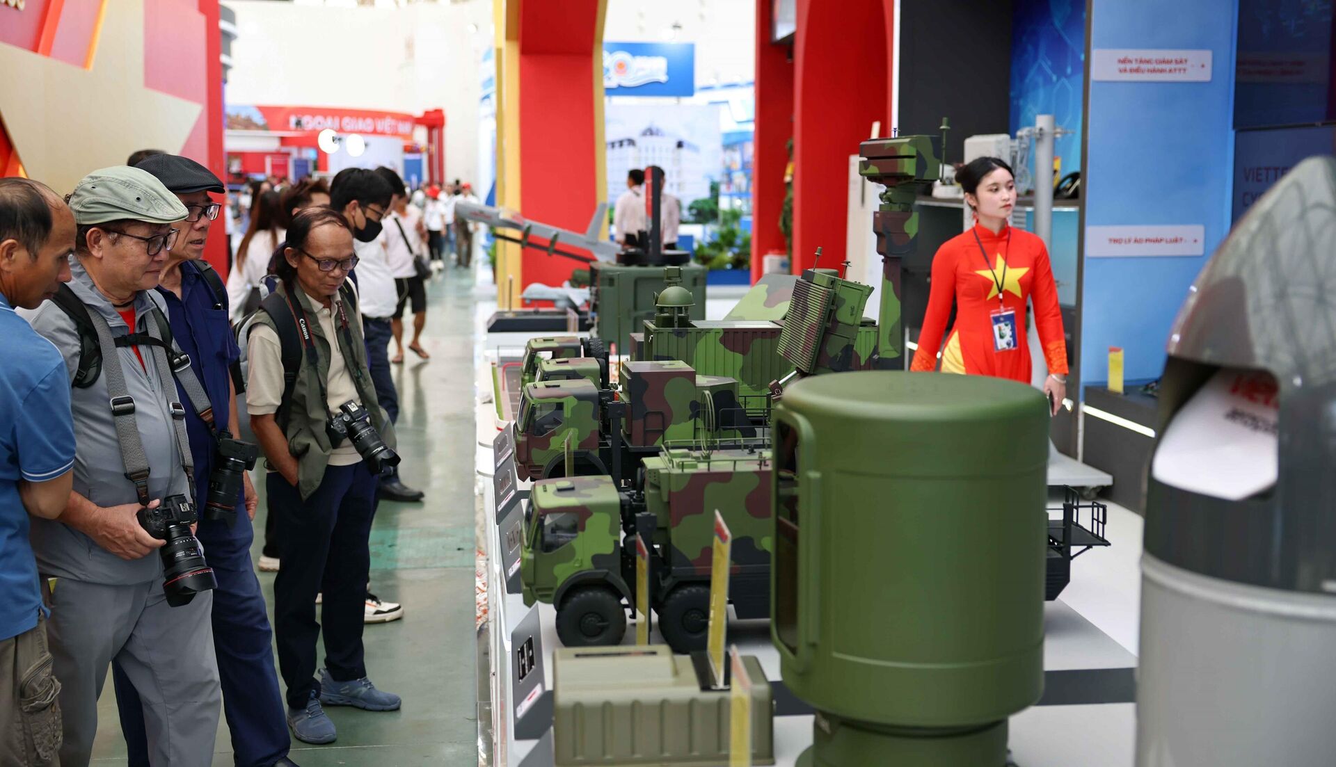 Gian trưng bày của Bộ Quốc phòng tại triển lãm thành tựu Đất nước 80 năm hành trình Độc lập - Tự do - Hạnh phúc - Sputnik Việt Nam, 1920, 28.08.2025