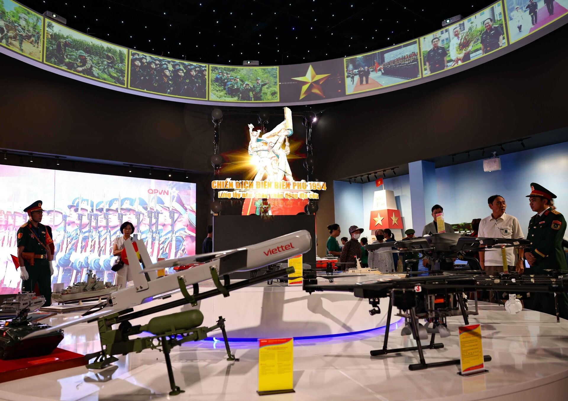 Gian trưng bày của Bộ Quốc phòng tại triển lãm thành tựu Đất nước 80 năm hành trình Độc lập - Tự do - Hạnh phúc - Sputnik Việt Nam, 1920, 28.08.2025
