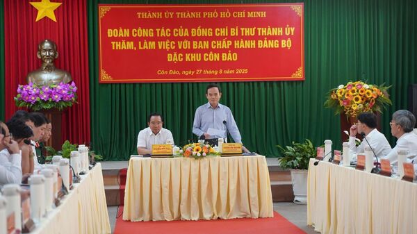 Bí thư Thành ủy TP. Hồ Chí Minh Trần Lưu Quang làm việc tại Đặc khu Côn Đảo - Sputnik Việt Nam