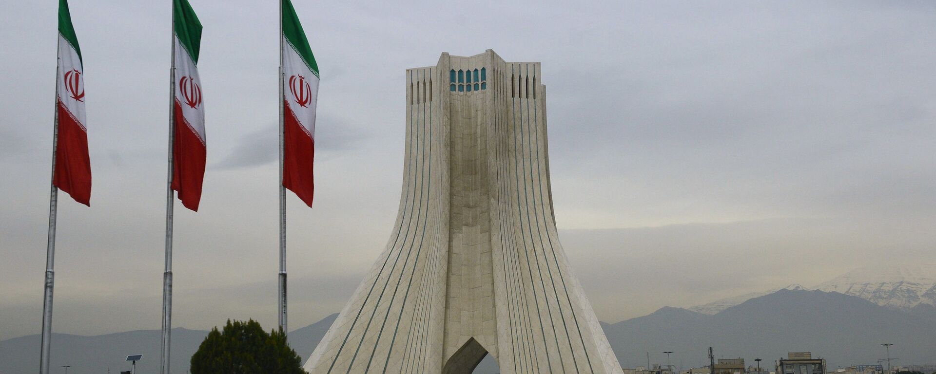 Tháp Azadi ở Tehran - Sputnik Việt Nam, 1920, 28.08.2025