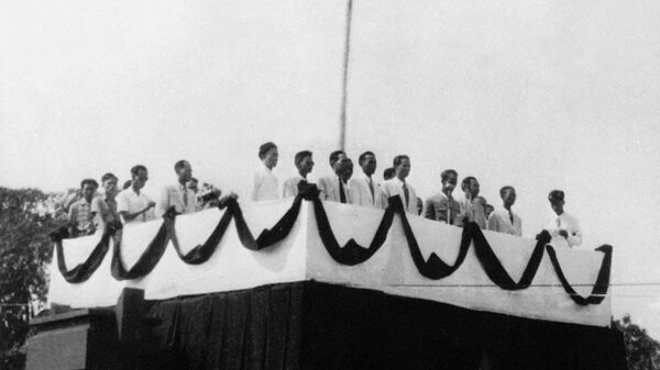 Hồ Chí Minh tuyên bố bản Tuyên ngôn Độc lập khai sinh nước Việt Nam Dân chủ Cộng hòa - Sputnik Việt Nam