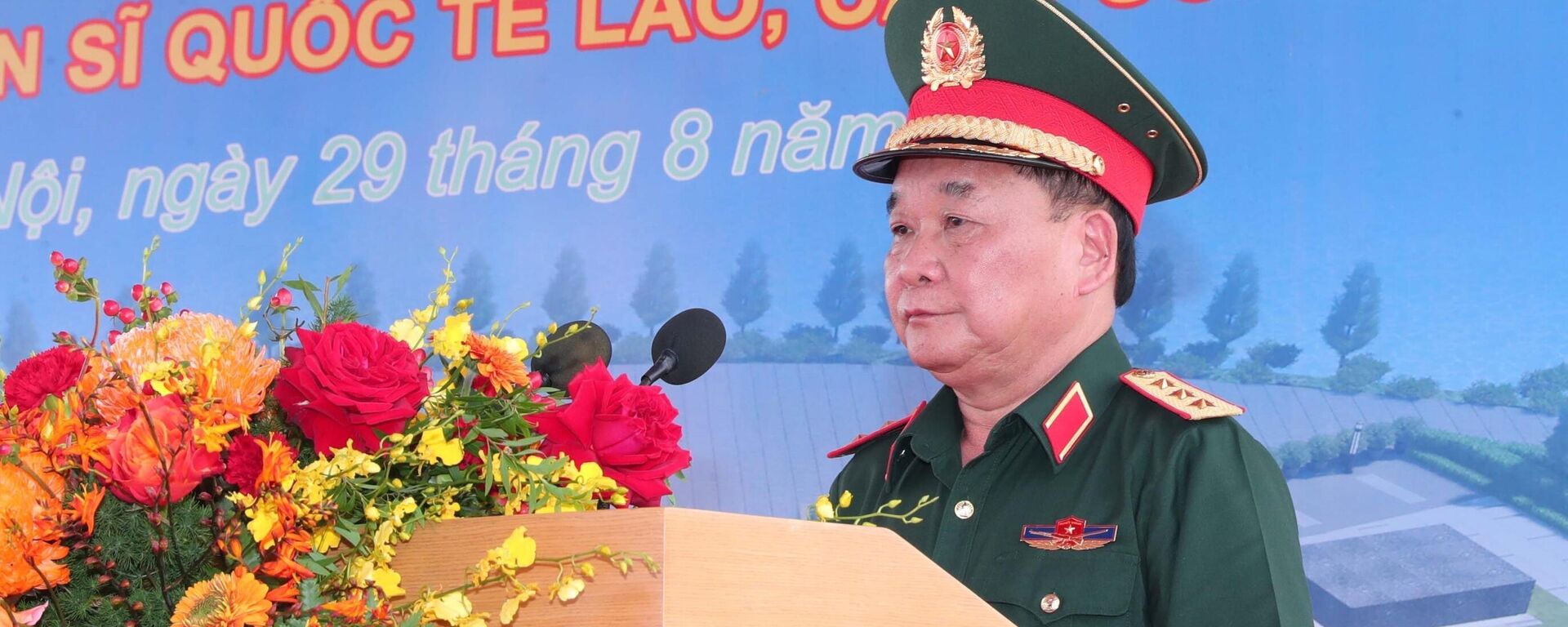 Thượng tướng Hoàng Xuân Chiến, Ủy viên Trung ương Đảng, Ủy viên Thường vụ Quân ủy Trung ương, Thứ trưởng Bộ Quốc phòng phát biểu
 - Sputnik Việt Nam, 1920, 29.08.2025