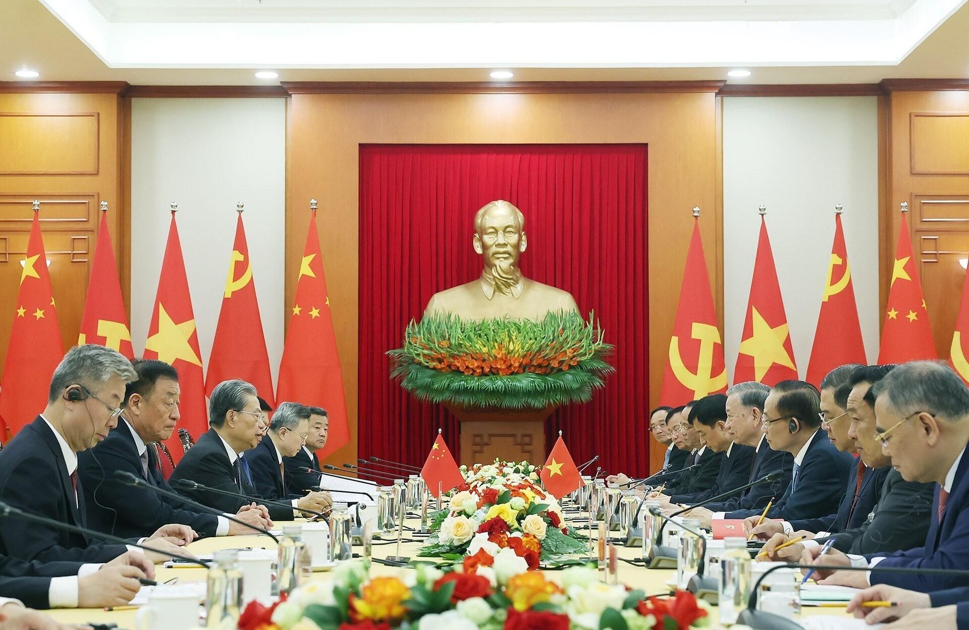 Tổng Bí thư Tô Lâm tiếp Ủy viên trưởng Nhân đại toàn quốc Trung Quốc Triệu Lạc Tế - Sputnik Việt Nam, 1920, 01.09.2025