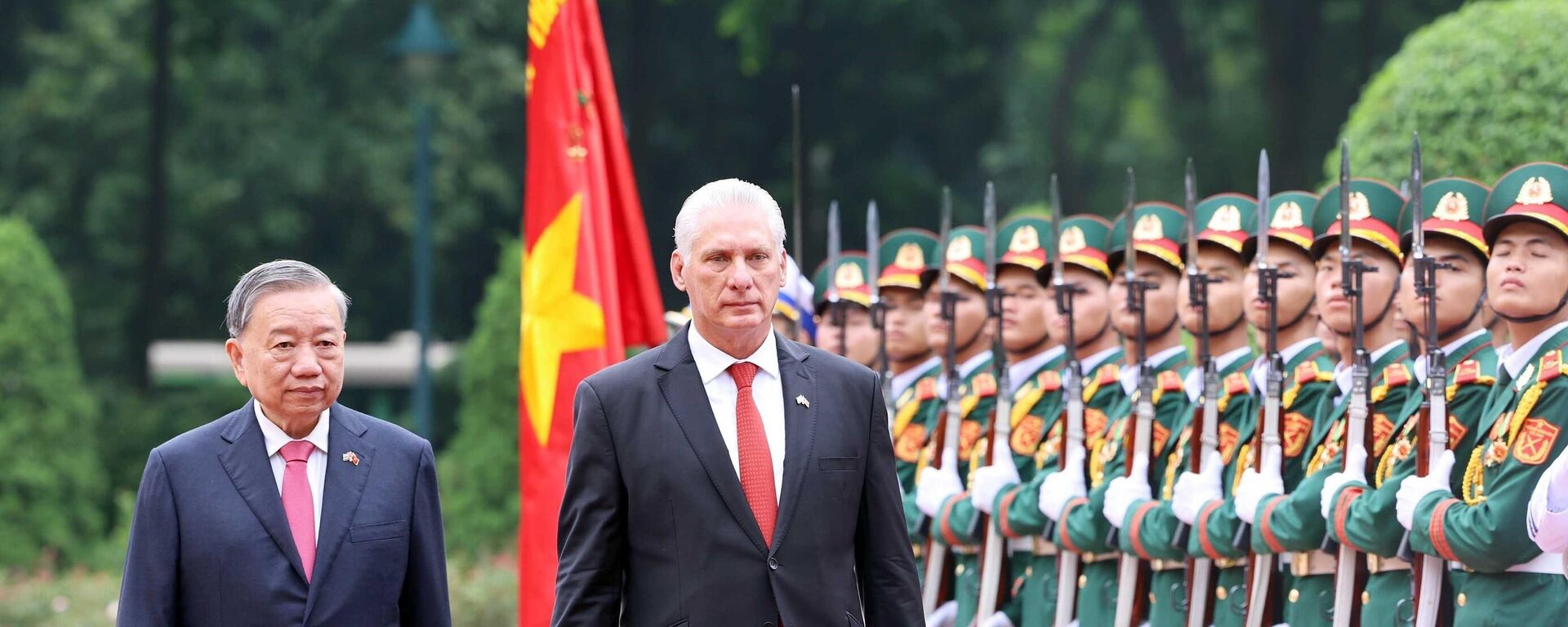 Tổng Bí thư Tô Lâm và Bí thư thứ Nhất, Chủ tịch nước Cuba Miguel Díaz-Canel Bermúdez duyệt Đội danh dự Quân đội nhân dân Việt Nam - Sputnik Việt Nam, 1920, 01.09.2025