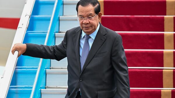 Chủ tịch Thượng viện Campuchia Hun Sen dẫn đầu đoàn Đại biểu cấp cao Campuchia lên đường dự Lễ kỷ niệm 80 năm Cách mạng tháng Tám và Quốc khánh 2/9 tại Việt Nam - Sputnik Việt Nam