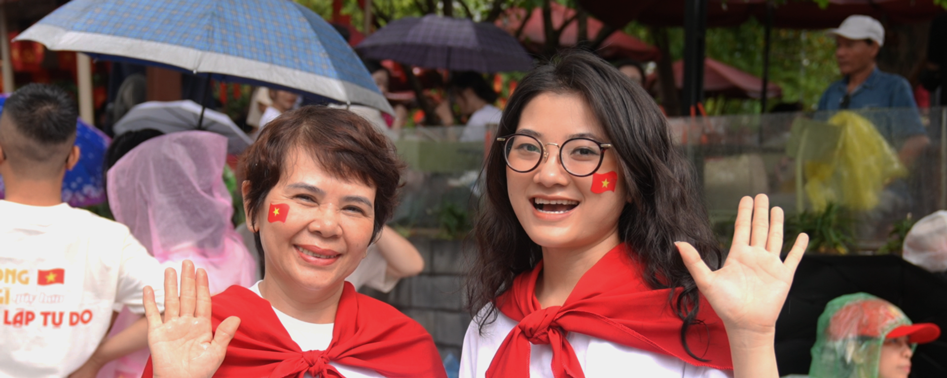 Người dân háo hức trước giờ G Lễ diễu binh A80 tại Quảng trường Ba Đình - Sputnik Việt Nam, 1920, 01.09.2025