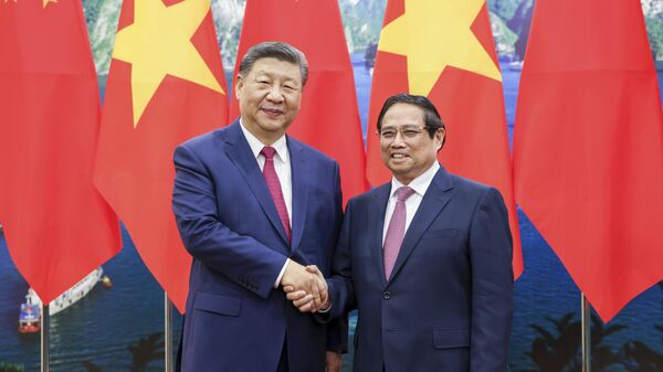 Thủ tướng Phạm Minh Chính và ông Tập Cận Bình  - Sputnik Việt Nam