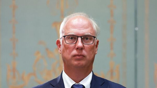 Ông Kirill Dmitriev lãnh đạo Quỹ Đầu tư Trực tiếp của Nga (RDIF) trước cuộc gặp giữa Tổng thống Nga Vladimir Putin và Thủ tướng Ấn Độ Narendra Modi bên lề hội nghị thượng đỉnh Tổ chức Hợp tác Thượng Hải (SCO) tại Thiên Tân - Sputnik Việt Nam