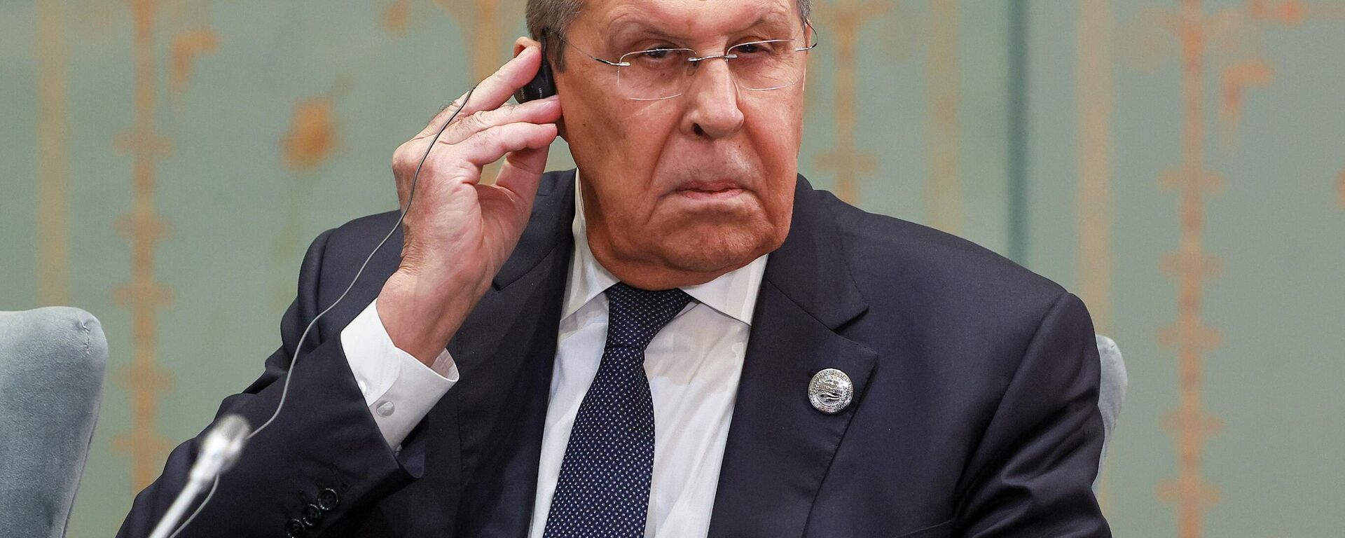 Bộ trưởng Ngoại giao Nga Sergei Lavrov trong cuộc gặp giữa Tổng thống Nga Vladimir Putin và Tổng thống Thổ Nhĩ Kỳ Recep Tayyip Erdogan bên lề hội nghị thượng đỉnh Tổ chức Hợp tác Thượng Hải (SCO) tại Thiên Tân. - Sputnik Việt Nam, 1920, 01.09.2025
