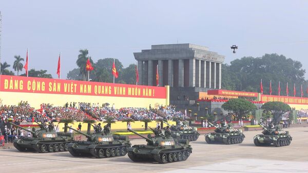 Xe tăng T62 và xe tăng T54B - Sputnik Việt Nam