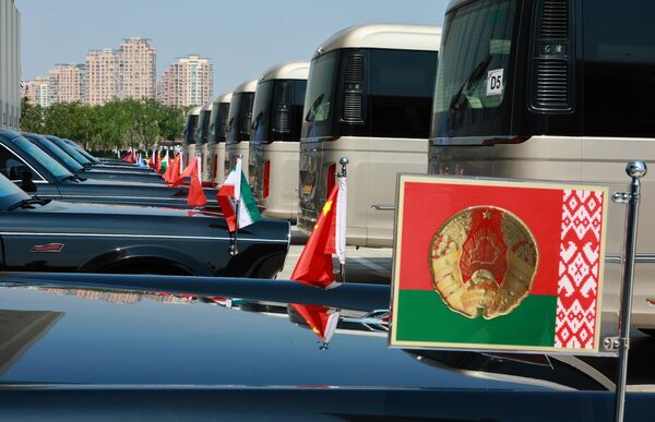 Dàn chuyên xa của Tổng thống Belarus tại Trung tâm Hội nghị-Triển lãm Mai Giang ở Thiên Tân - Sputnik Việt Nam
