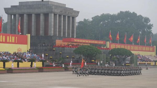 Âm vang A80: Thế hệ trẻ và lực lượng vũ trang cùng chung nhịp tự hào - Sputnik Việt Nam