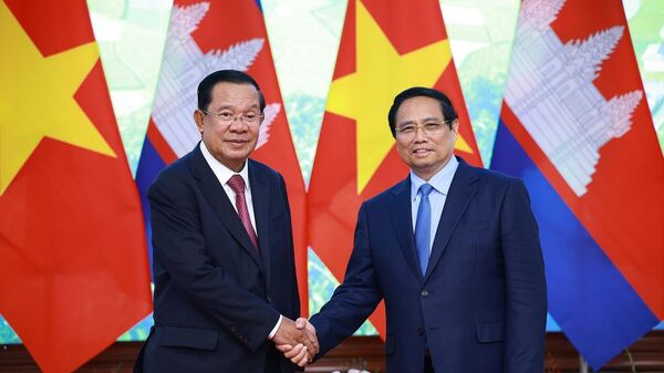 Thủ tướng Phạm Minh Chính hội kiến Chủ tịch Đảng Nhân dân Campuchia, Chủ tịch Thượng viện Campuchia Hun Sen - Sputnik Việt Nam