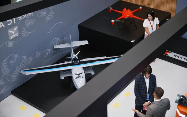 EEF-2025 Hoạt động diễn đàn .Gian trưng bày của công ty Nga ZARS, chuyên phát triển và sản xuất các hệ thống máy bay không người lái - Sputnik Việt Nam