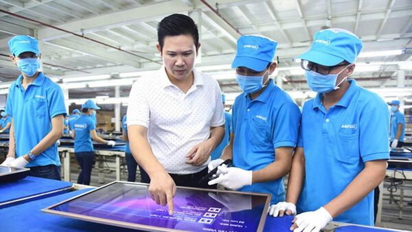 Cựu chủ tịch Asanzo Phạm Văn Tam - Sputnik Việt Nam